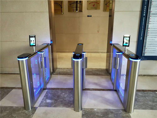 傳統(tǒng)閘機(jī)已明日黃花？人臉閘機(jī)在革命！ 哪家好？價格怎么樣？代理招商，生產(chǎn)廠家，價格，哪家好，多少錢，品牌，報(bào)價，廠家，哪個公司好 