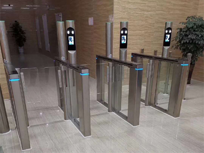 中國**科工集團 哪家好？價格怎么樣？代理招商，生產(chǎn)廠家，價格，哪家好，多少錢，品牌，報價，廠家，哪個公司好 中國**科工集團是中國**大型的高科技集團，人員的進出安全是集團安全的第一道保障；集團通過人臉識別閘機對進出的工作人員以及來訪者進行安全管控。