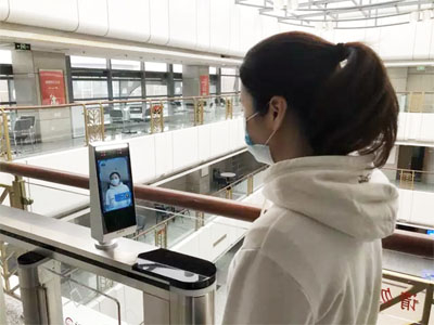 防疫功臣,北京連續(xù)9天無新增確診病例,路可路美人臉測溫閘機(jī)功不可沒 哪家好？價(jià)格怎么樣？代理招商，生產(chǎn)廠家，價(jià)格，哪家好，多少錢，品牌，報(bào)價(jià)，廠家，哪個(gè)公司好 