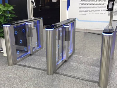 加油站啟用路可路美人臉識別閘機，助力散裝汽油安全管理 哪家好？價格怎么樣？代理招商，生產(chǎn)廠家，價格，哪家好，多少錢，品牌，報價，廠家，哪個公司好 