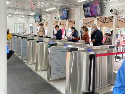 四川省人民醫(yī)院?jiǎn)⒂锰旄】荡a測(cè)溫閘機(jī)，為患者提供便捷就醫(yī)服務(wù) 哪家好？?jī)r(jià)格怎么樣？代理招商，生產(chǎn)廠家，價(jià)格，哪家好，多少錢(qián)，品牌，報(bào)價(jià)，廠家，哪個(gè)公司好 