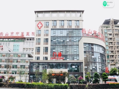 四川省,樂(lè)山市,西南醫(yī)院,醫(yī)療健康碼,測(cè)溫,人臉識(shí)別,閘機(jī)%%健康碼%%人臉%%測(cè)溫測(cè)溫,健康碼,人臉識(shí)別,口罩檢測(cè)四川省樂(lè)山中醫(yī)院測(cè)溫閘機(jī),人臉識(shí)別 哪家好？?jī)r(jià)格怎么樣？代理招商，生產(chǎn)廠家，價(jià)格，哪家好，多少錢(qián)，品牌，報(bào)價(jià)，廠家，哪個(gè)公司好 四川省樂(lè)山中醫(yī)醫(yī)院來(lái)醫(yī)院的就診人員僅需要出示手機(jī)天府健康碼在健康碼人臉測(cè)溫閘機(jī)上“靠一靠”，系統(tǒng)自動(dòng)識(shí)別天府健康碼狀態(tài)，并同步對(duì)掃碼者進(jìn)行體溫測(cè)量及口罩佩戴檢測(cè)，如果就診人員健康碼為綠碼、體溫正常且佩戴了口罩，閘機(jī)將自動(dòng)開(kāi)閘放行，整體通行1秒左右即可完成；如果健康碼狀態(tài)為黃碼或紅碼或體溫異?；蛭磁宕骺谡?，健康碼核驗(yàn)人臉測(cè)溫主機(jī)將提示告警，閘機(jī)也會(huì)緊閉閘機(jī)，拒絕放行。