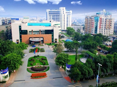 德陽人民醫(yī)院采用路可路美健康碼測溫通道閘機(jī)進(jìn)行防疫管控篩查 哪家好？價格怎么樣？代理招商，生產(chǎn)廠家，價格，哪家好，多少錢，品牌，報價，廠家，哪個公司好 